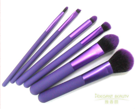 化妝刷套裝哪個好？挑選化妝刷有什么小技巧？