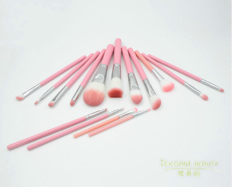 化妝刷能用美妝蛋清洗液洗嗎？